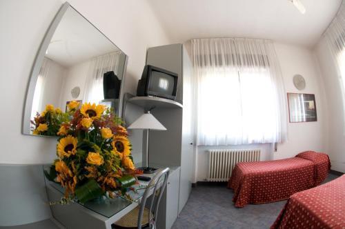 פיסטויה Hotel Milano מראה חיצוני תמונה