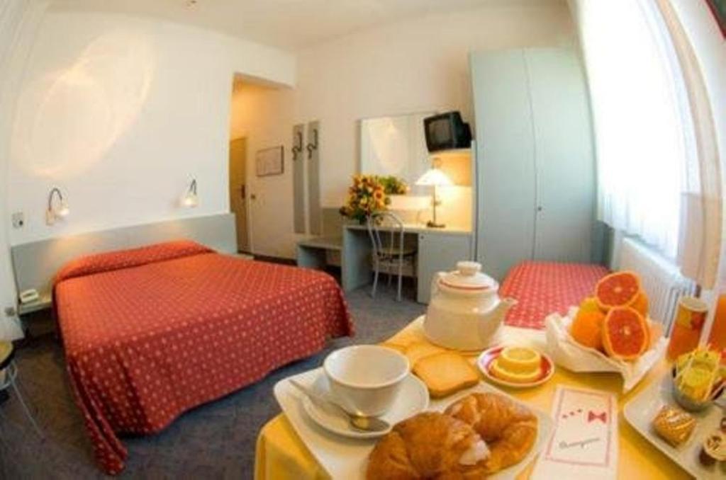 פיסטויה Hotel Milano חדר תמונה