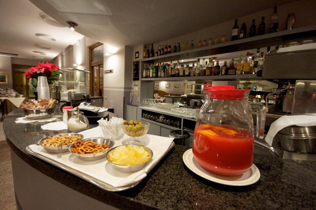 פיסטויה Hotel Milano מראה חיצוני תמונה