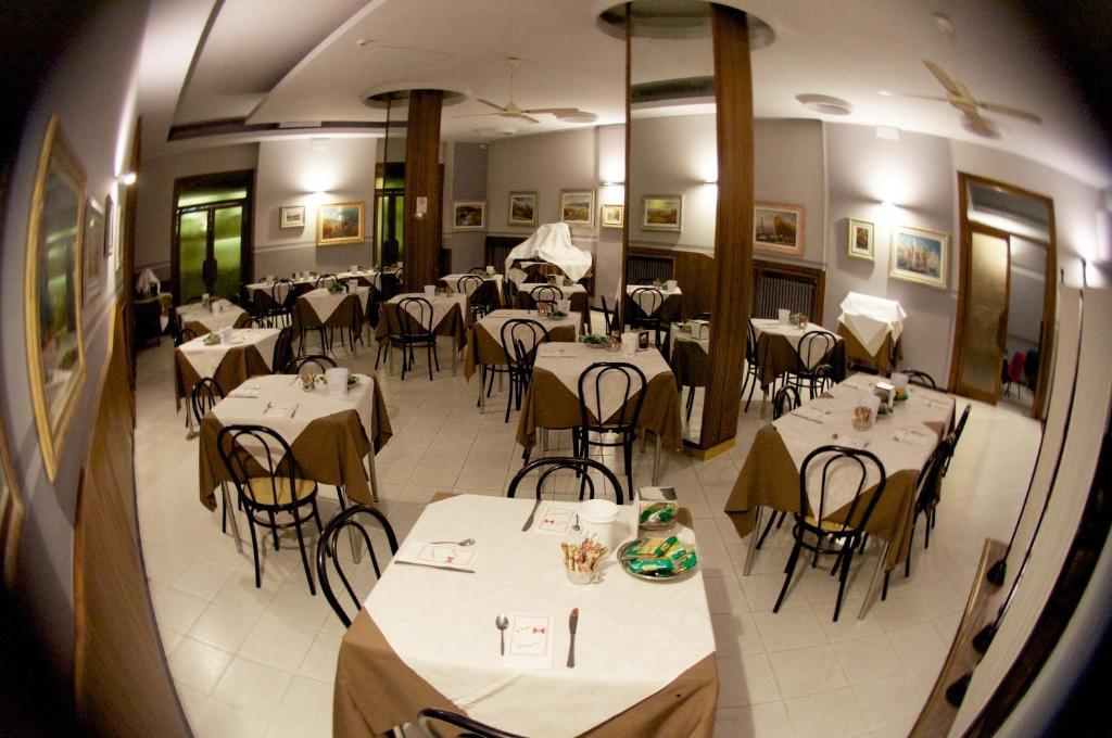 פיסטויה Hotel Milano מראה חיצוני תמונה