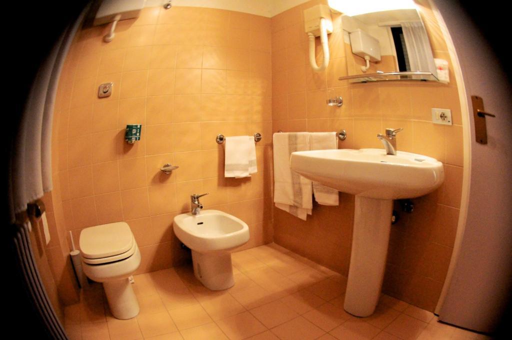 פיסטויה Hotel Milano מראה חיצוני תמונה