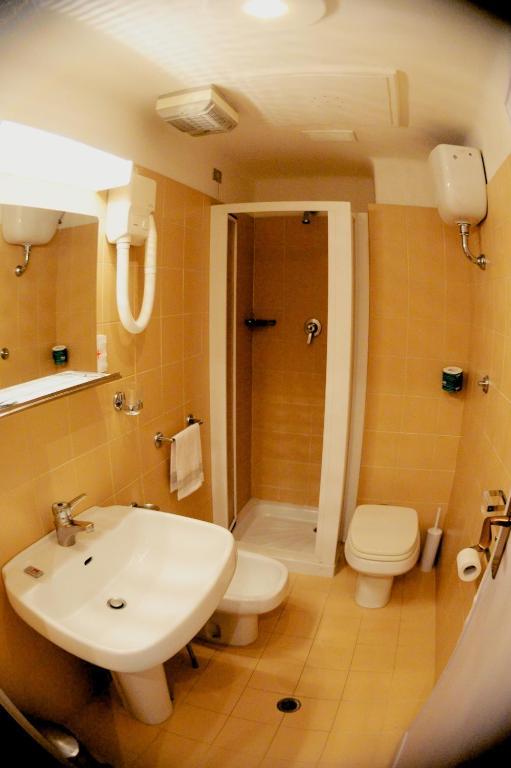 פיסטויה Hotel Milano מראה חיצוני תמונה